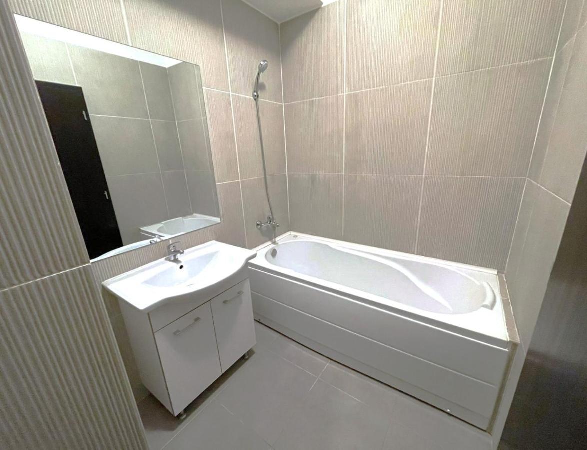Taste Of Iasi - Two Room Apartment - Central - Sunset Touch Esterno foto