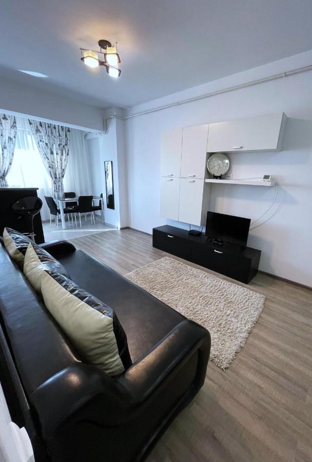 Taste Of Iasi - Two Room Apartment - Central - Sunset Touch Esterno foto