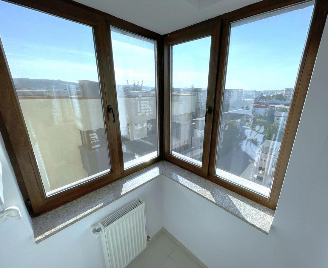 Taste Of Iasi - Two Room Apartment - Central - Sunset Touch Esterno foto